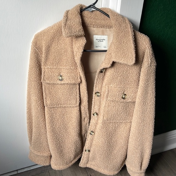 Abercrombie & Fitch Jackets & Blazers - Abercrombie & Fitch Sherpa Shirt Jacket in light brown - barely worn!